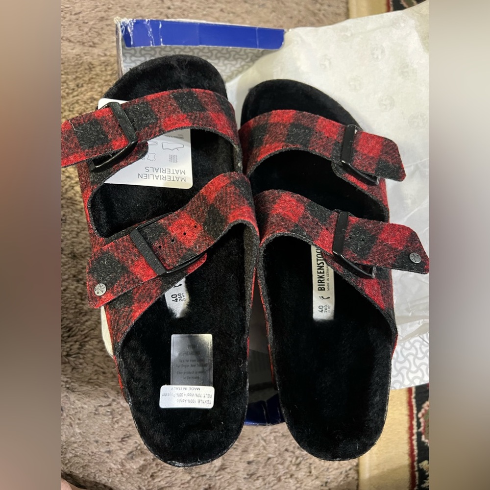 Birkenstock Arizona Rivet Shearling Wool Plaid
Red Sandals